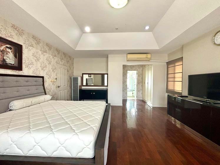 House with Shared Pool in Sukhumvit 